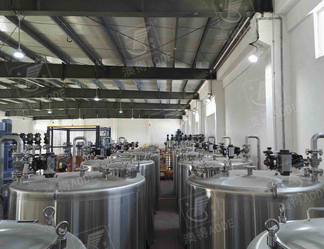 不(bu)鏽鋼立式儲罐(guàn)