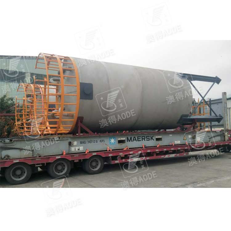 立式大型(xing)儲罐