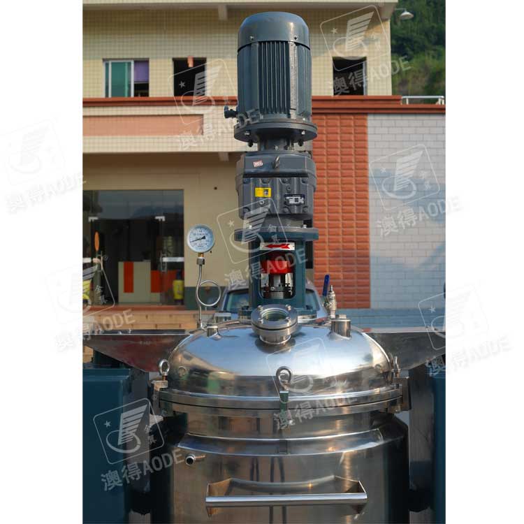 龍(lóng)門式液壓(ya)升降脫泡(pào)機